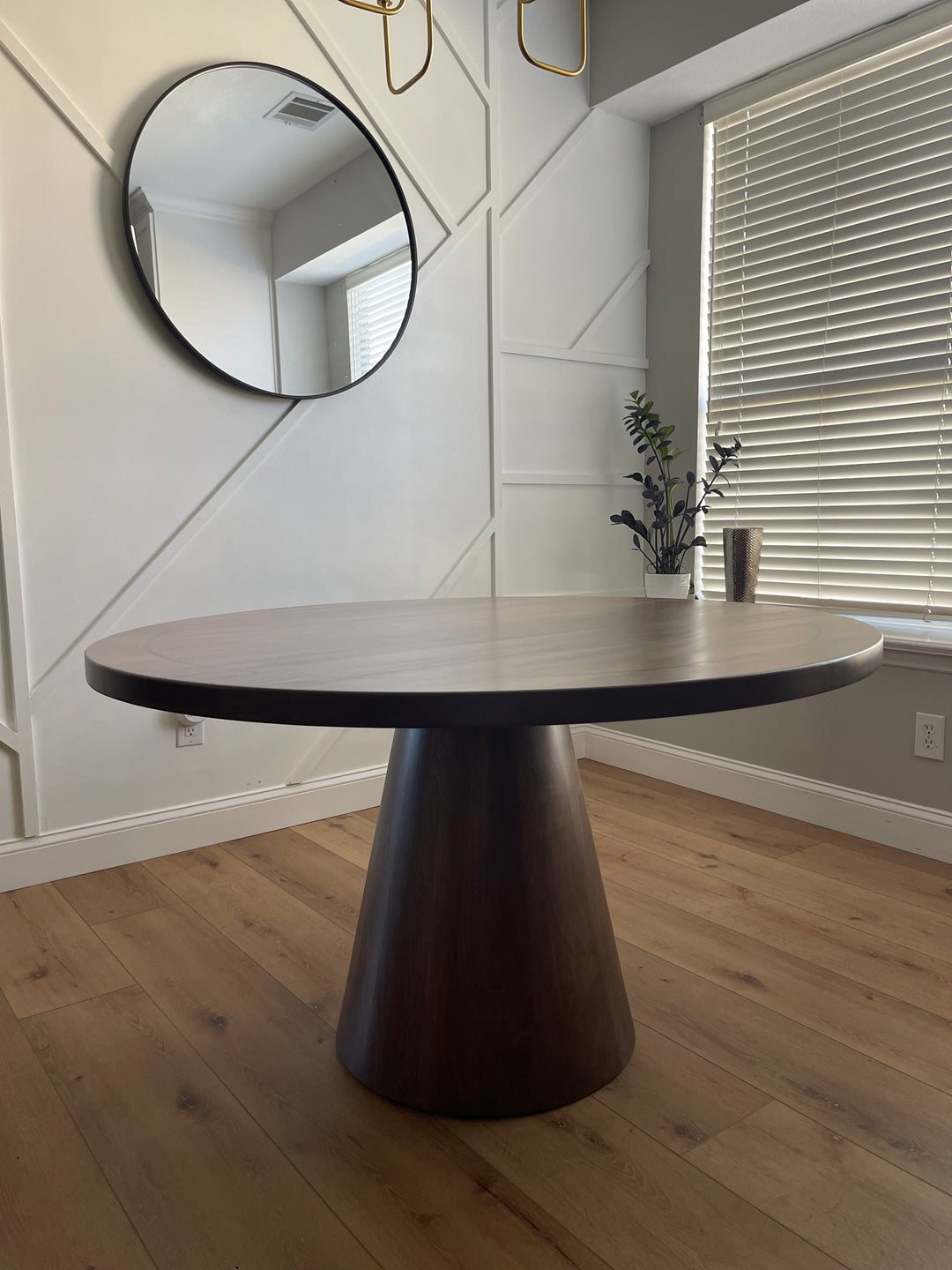 Cone Round Dining Table