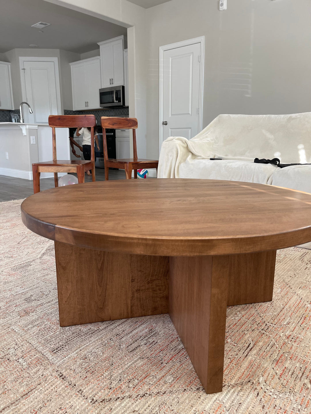 HL Round Coffee Table