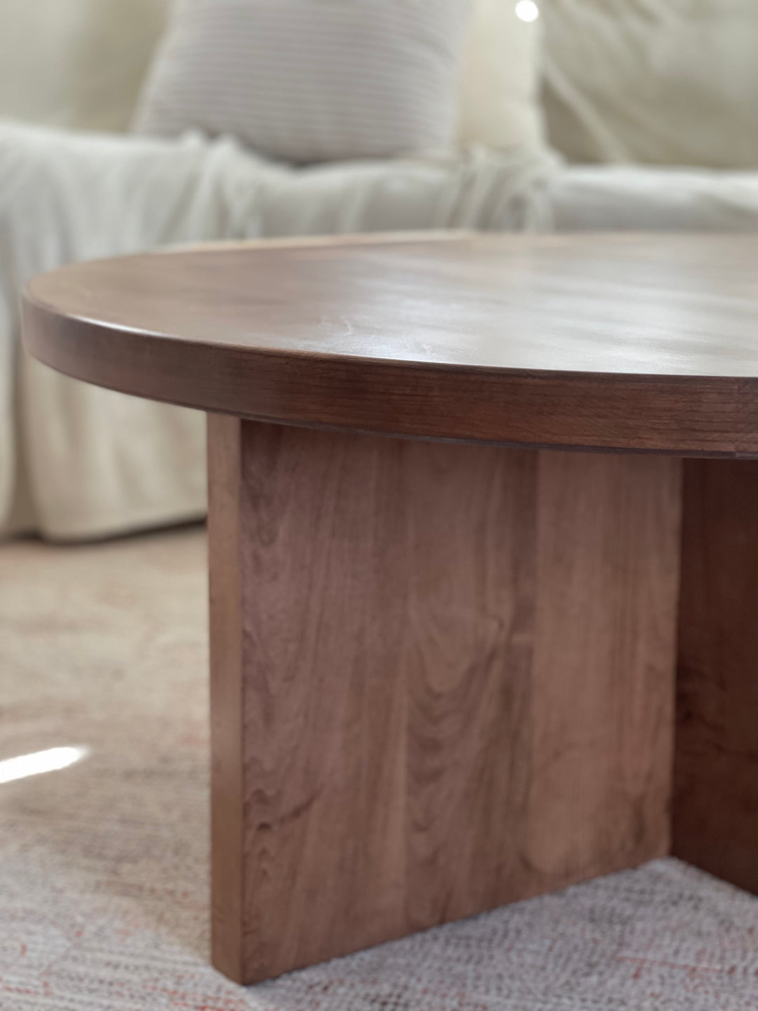 HL Round Coffee Table