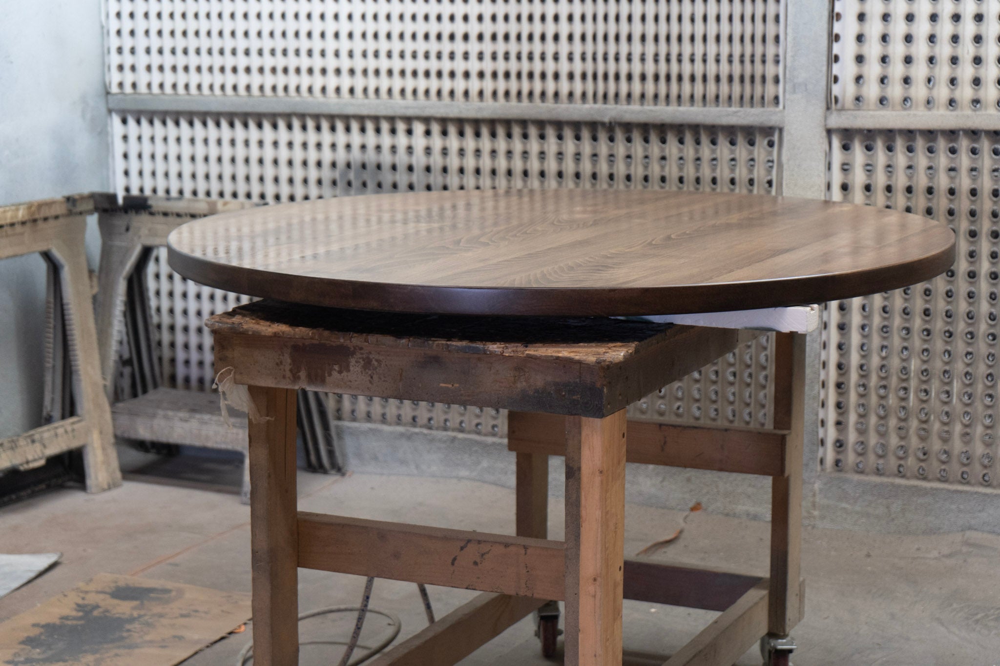 Trapezoid Round Dining Table (48