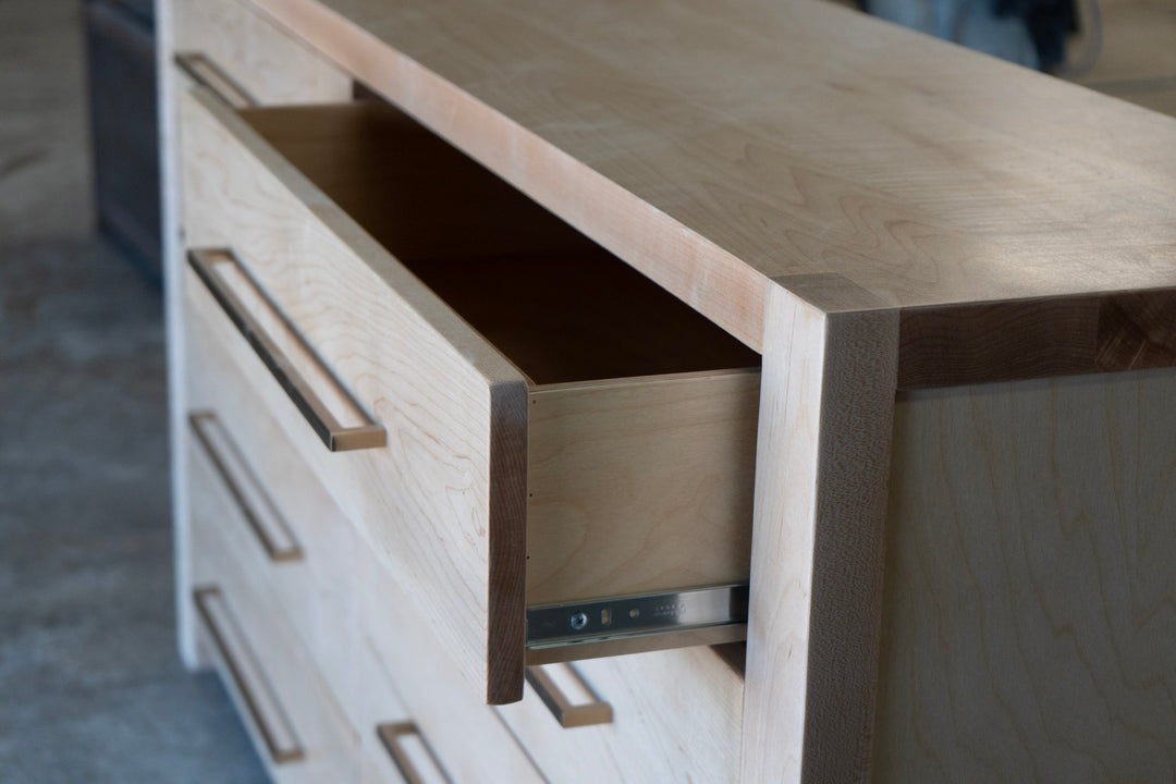 WH Dresser