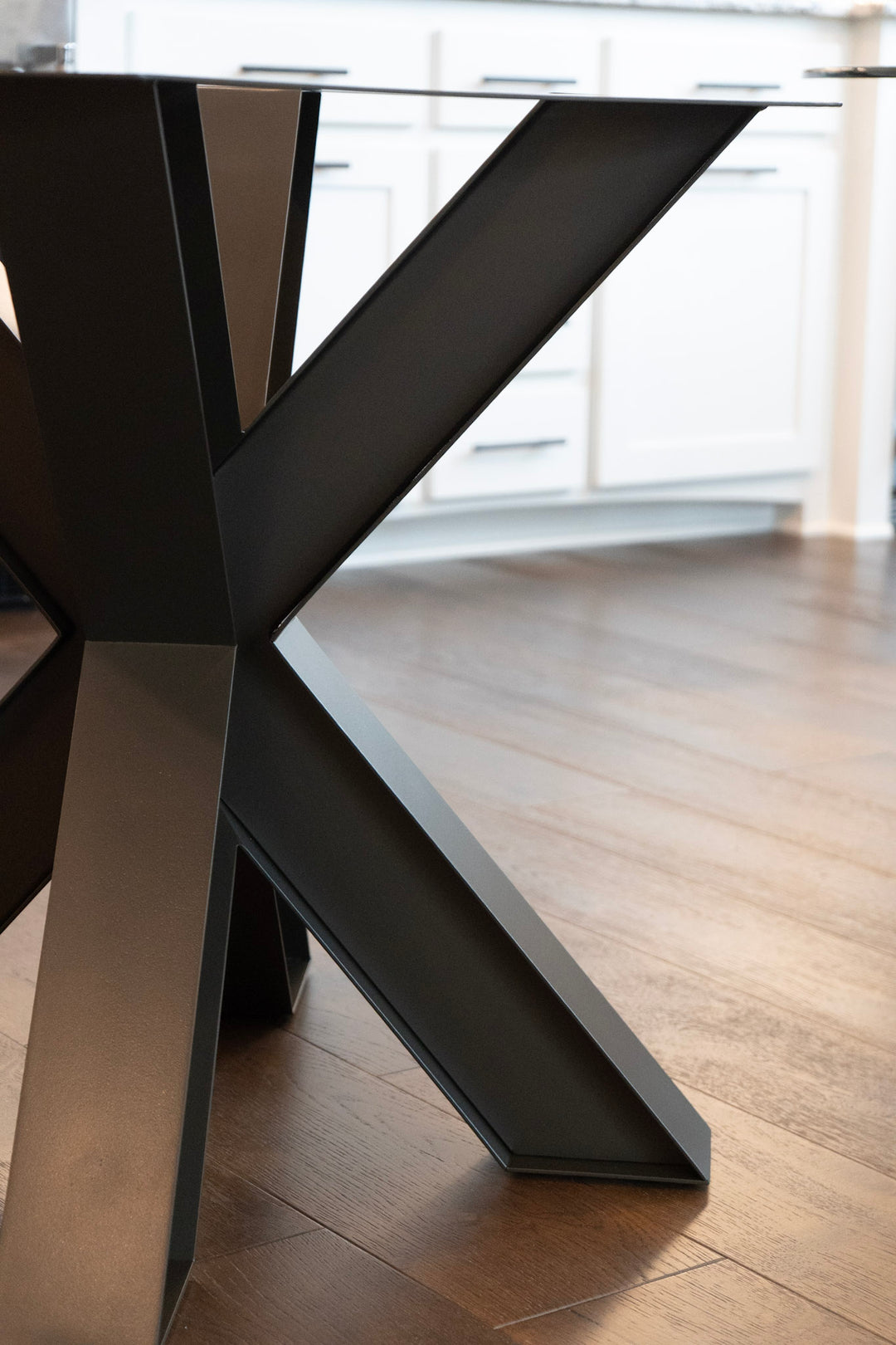 Spider Round Dining Table