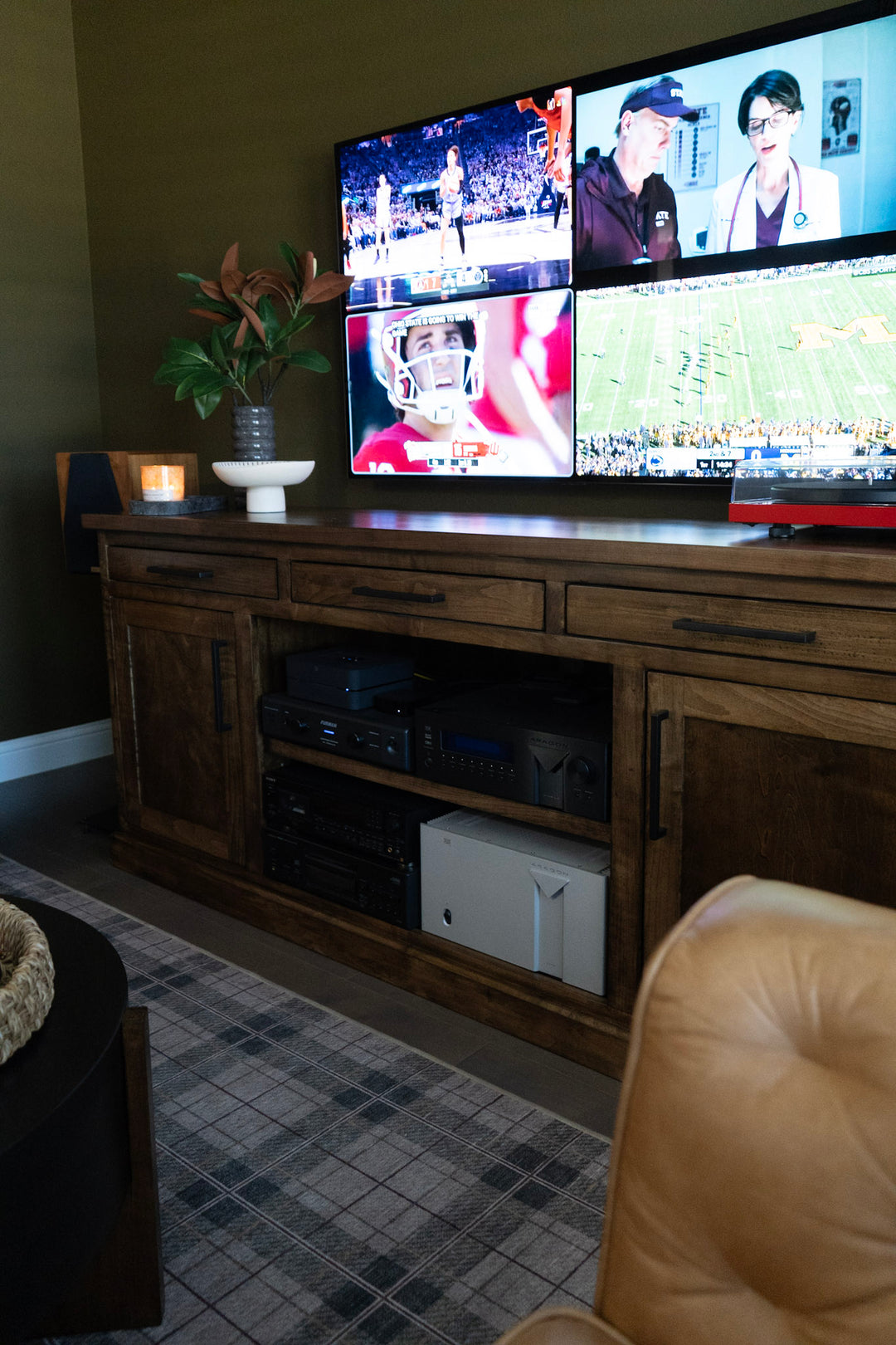 Stereo Credenza