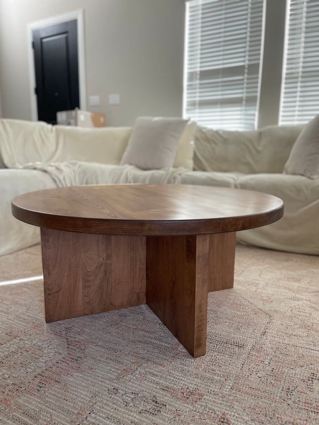 HL Round Coffee Table