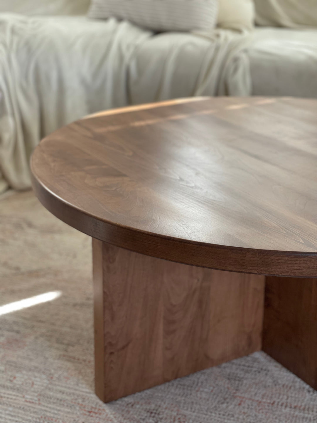 HL Round Coffee Table