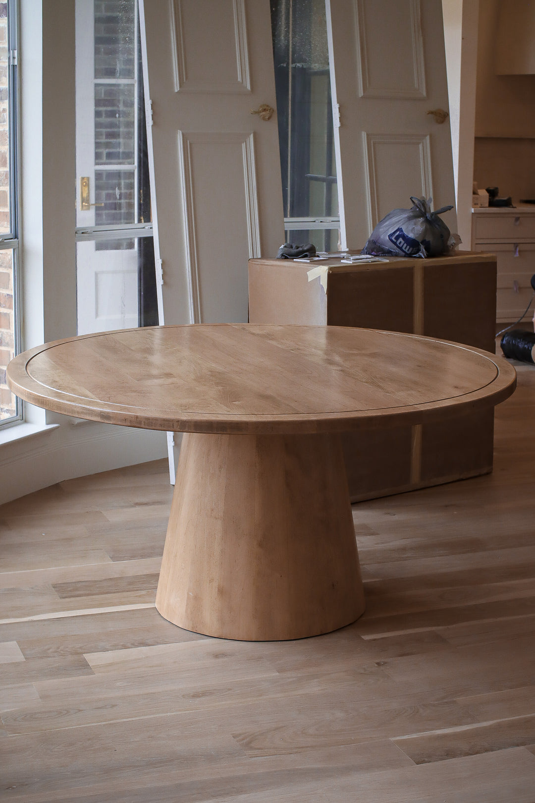72" Cone Round Dining Table