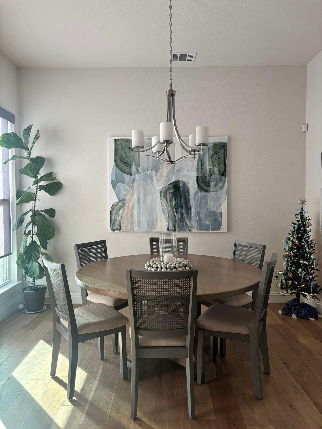 72" Extra Chunky Round Dining Table