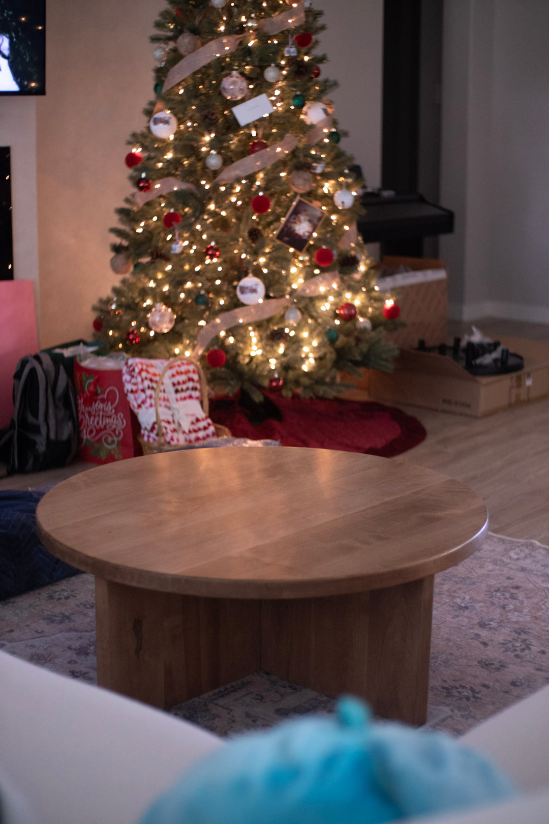 HL Round Coffee Table