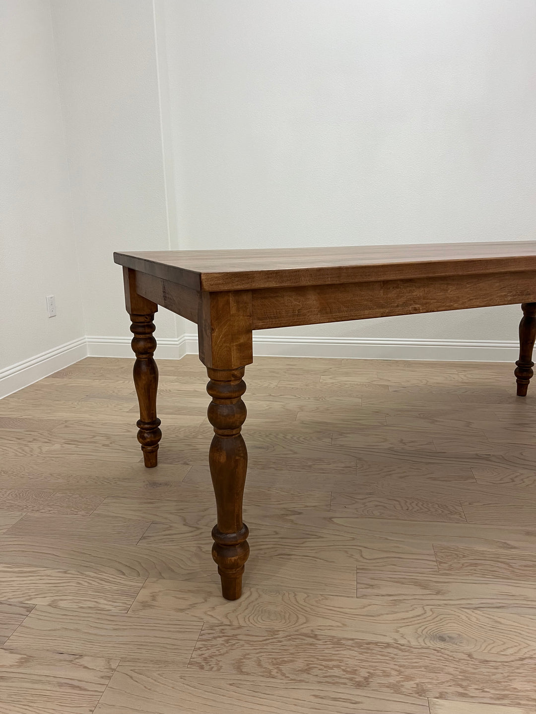 Farmhouse Turned Leg Dining Table