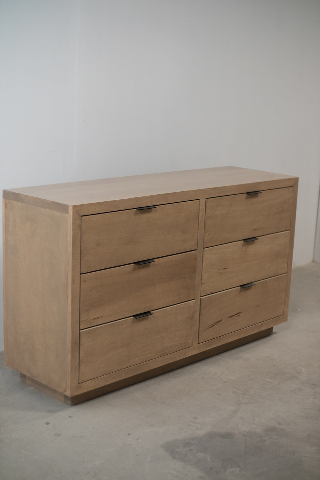 Plain Modern Dresser